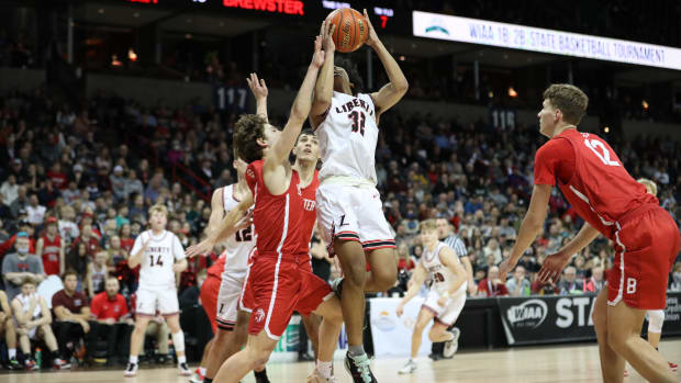 2022-03-06 at 9.27.45 AMliberty spangle-brewster-washington-basketball-wiaa 2b state-erik smith 14